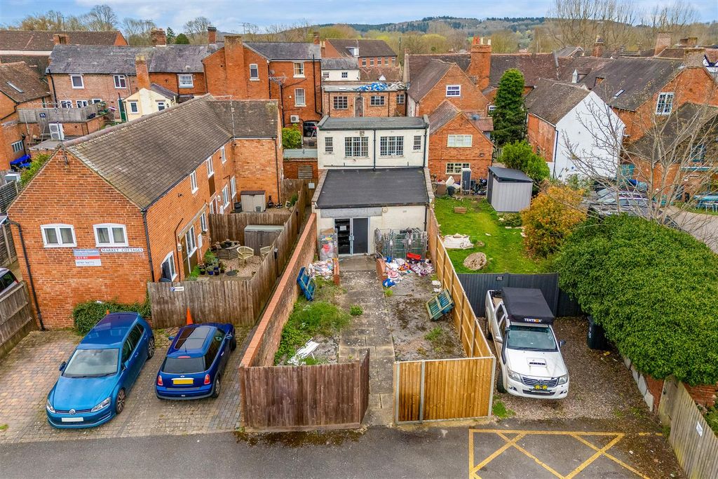 Property photo 2 of 20 41-43 High Street 2256-24.Jpg