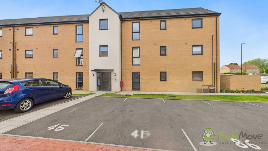 Property photo 2 of 10 Cam02351G0-Pr0079-Still010