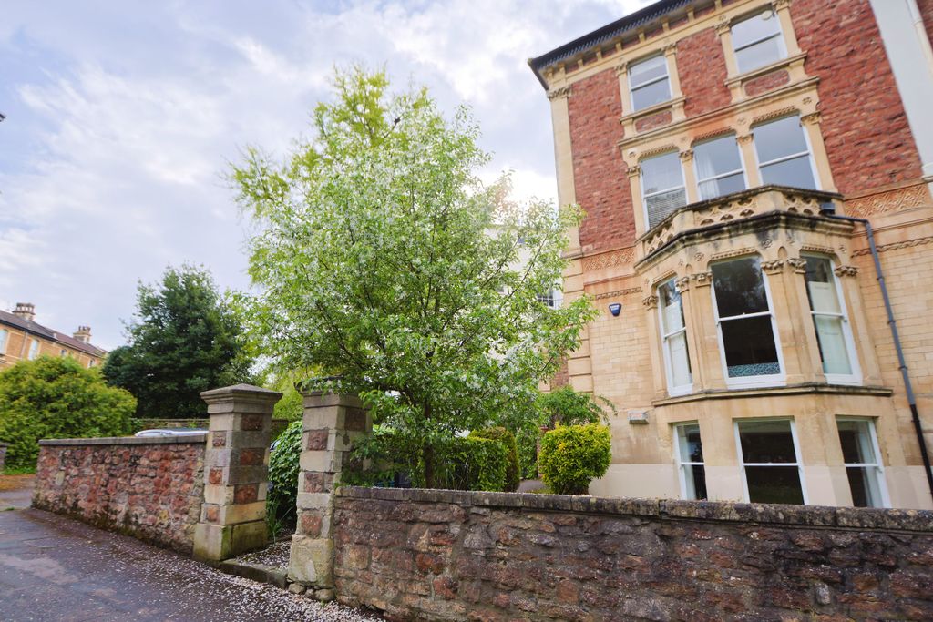 Property photo 1 of 29