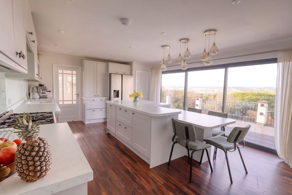 Property photo 3 of 35 Picture No. 57