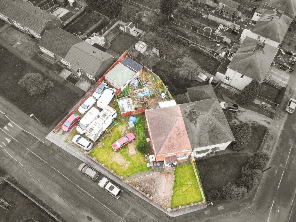 Property photo 2 of 21 Picture No. 30