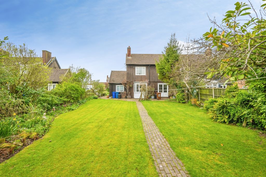 Property photo 2 of 20