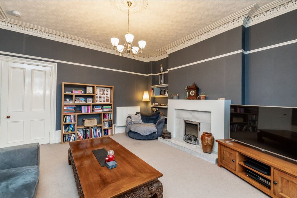Property photo 3 of 17 4