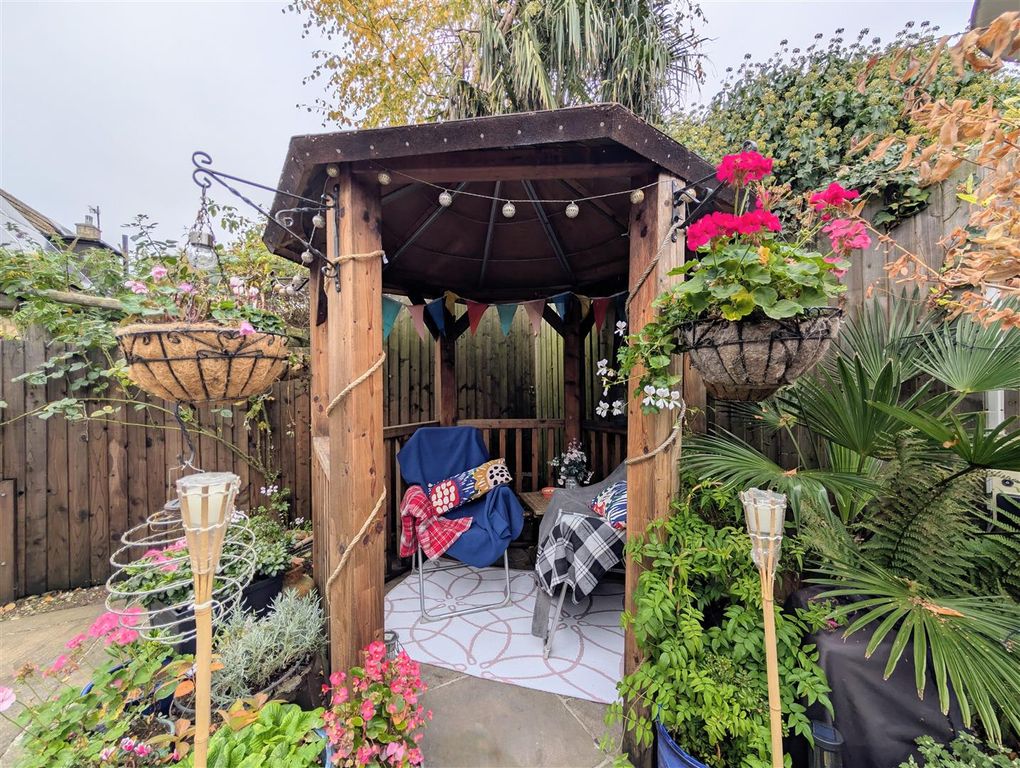 Property photo 3 of 21