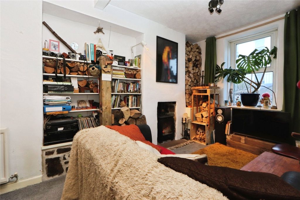 Property photo 2 of 16 Picture No. 27