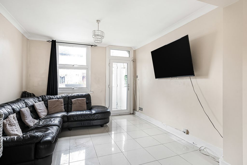 Property photo 3 of 14 Reception Room