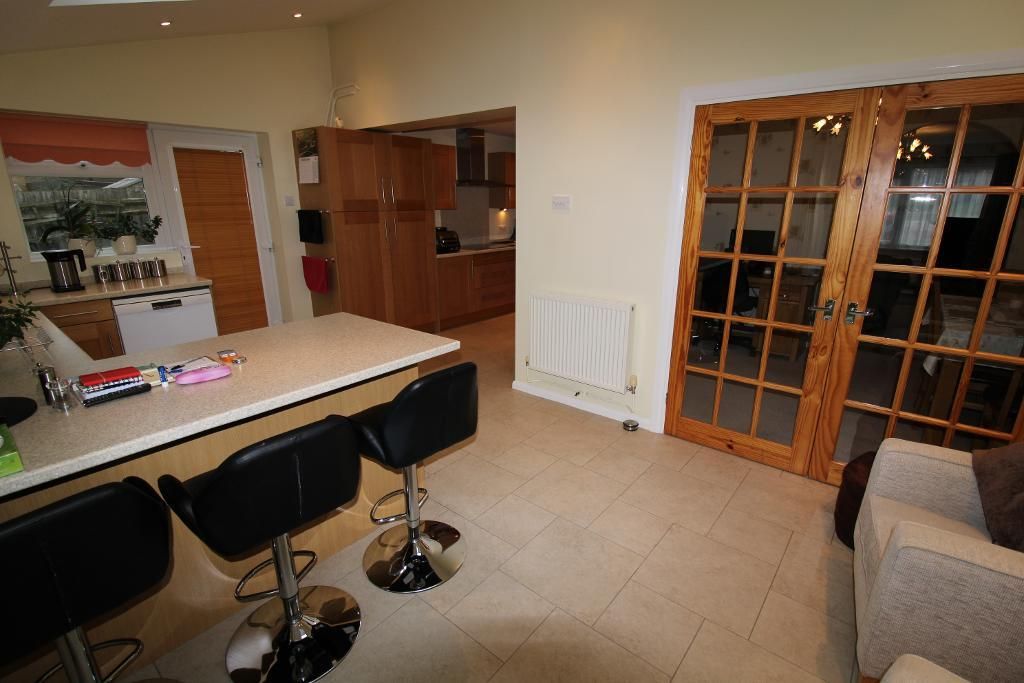 Property photo 3 of 12 Kitchen/Breakfast Room