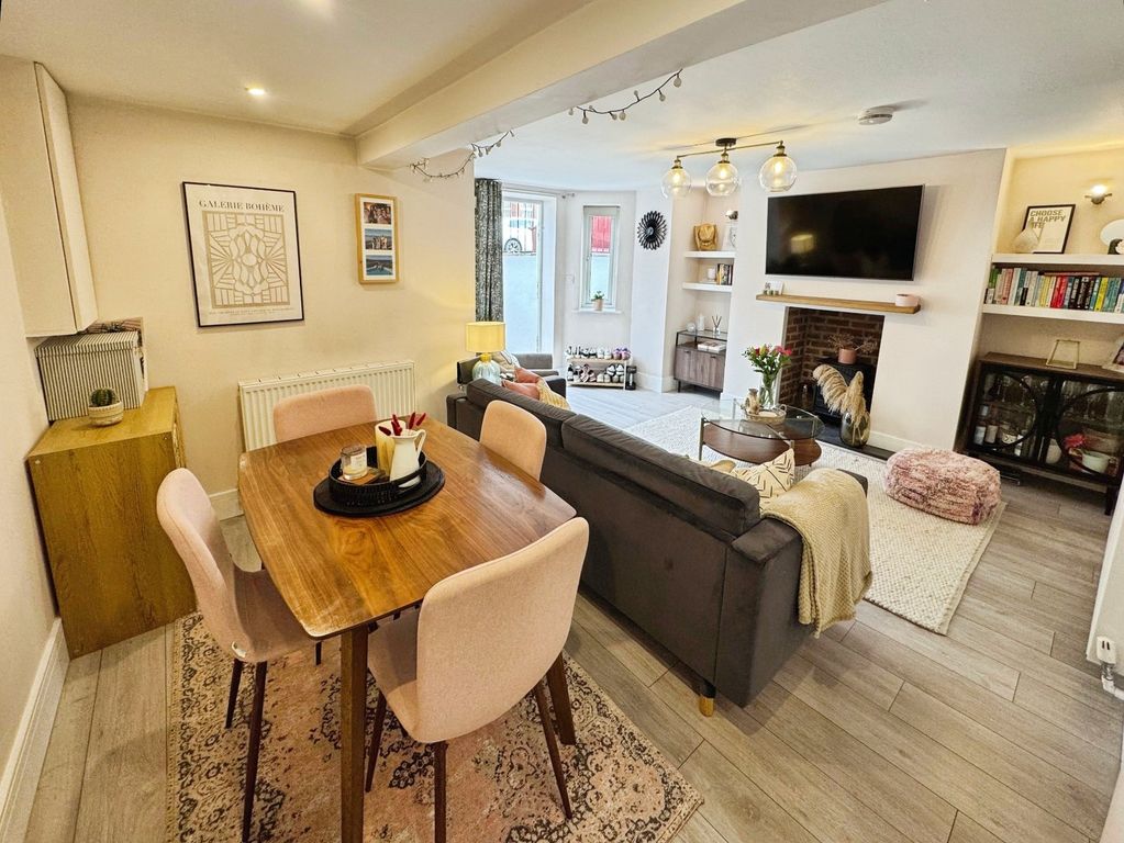 Property photo 2 of 12 Picture 2