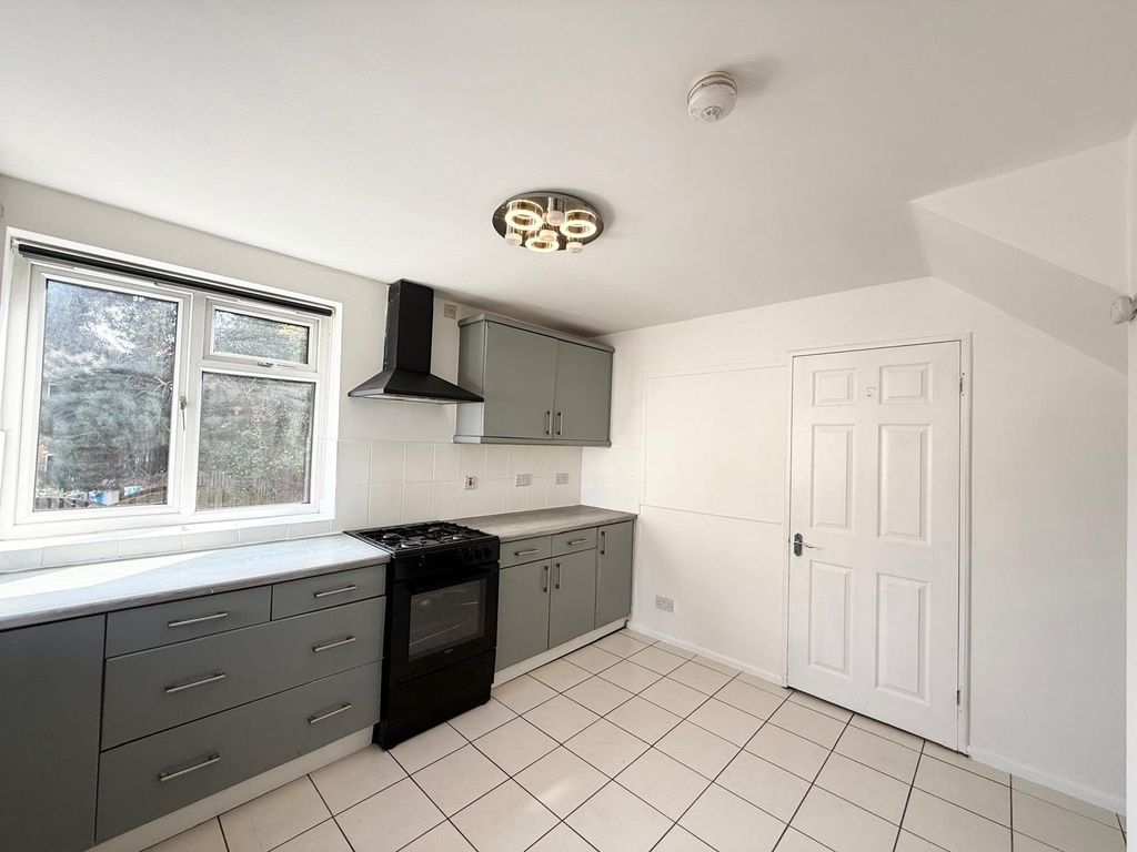 Property photo 2 of 10 Picture No. 21