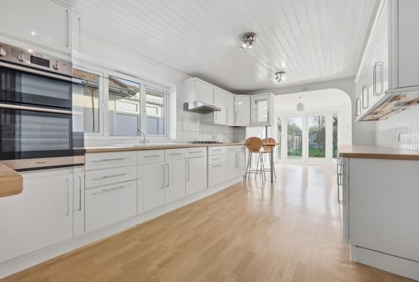 Property photo 3 of 25 Photo 12