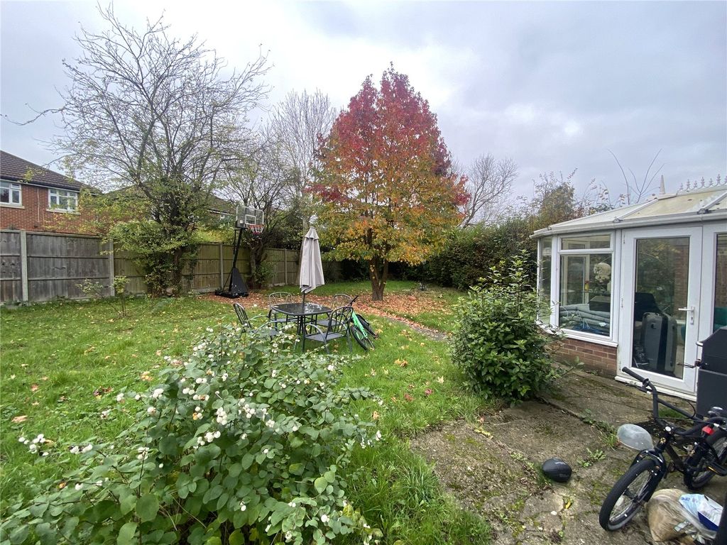 Property photo 2 of 16 Picture No. 17