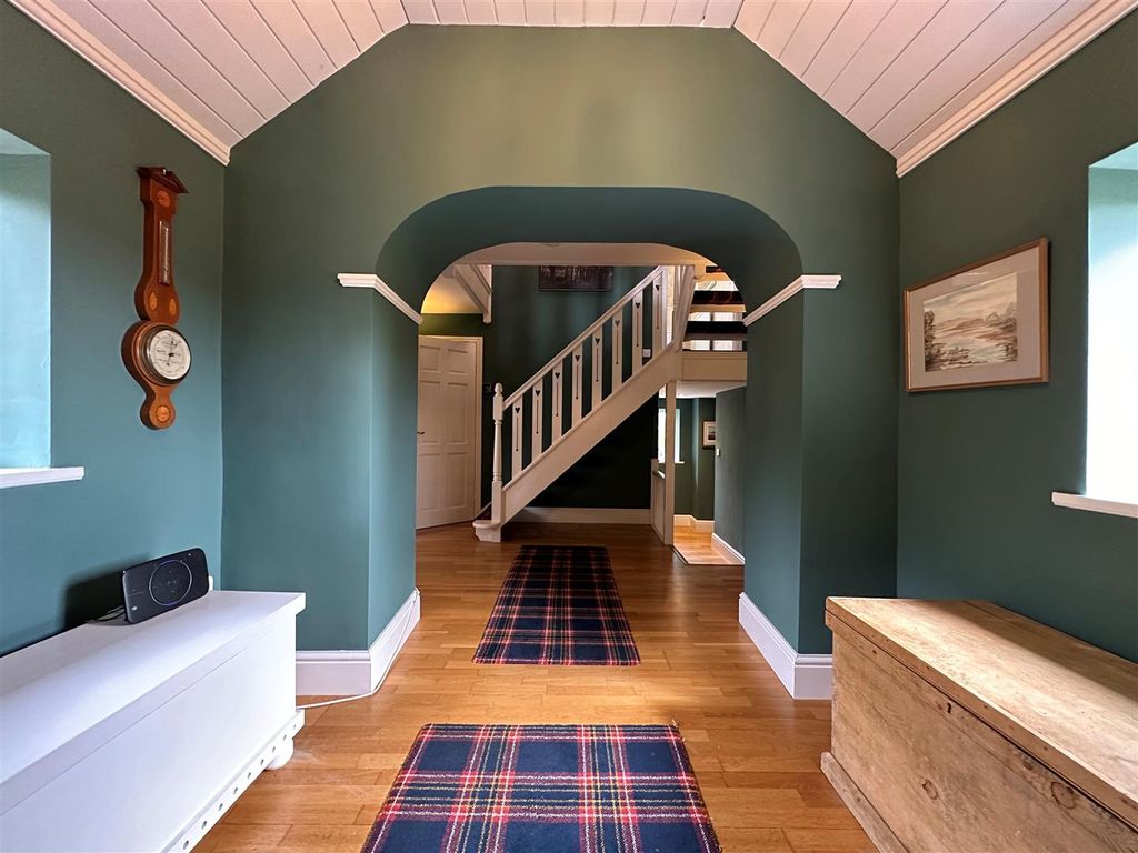 Property photo 3 of 45 Entrance Hall 1.Jpg