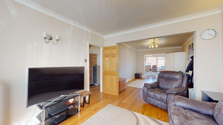 Property photo 3 of 15 4378544