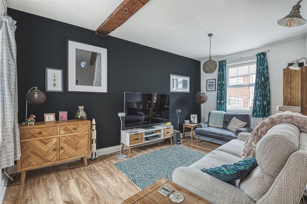 Property photo 3 of 32