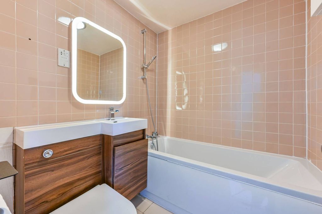 Property photo 3 of 4