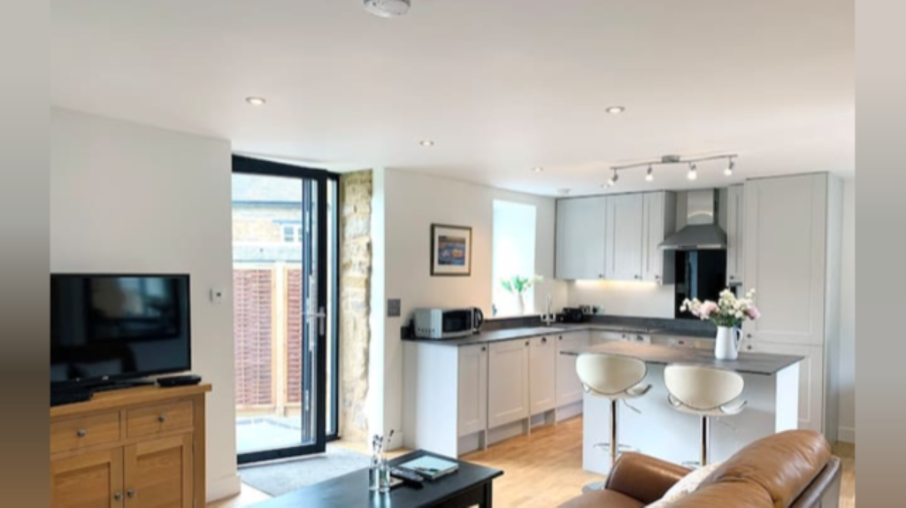 Property photo 3 of 13