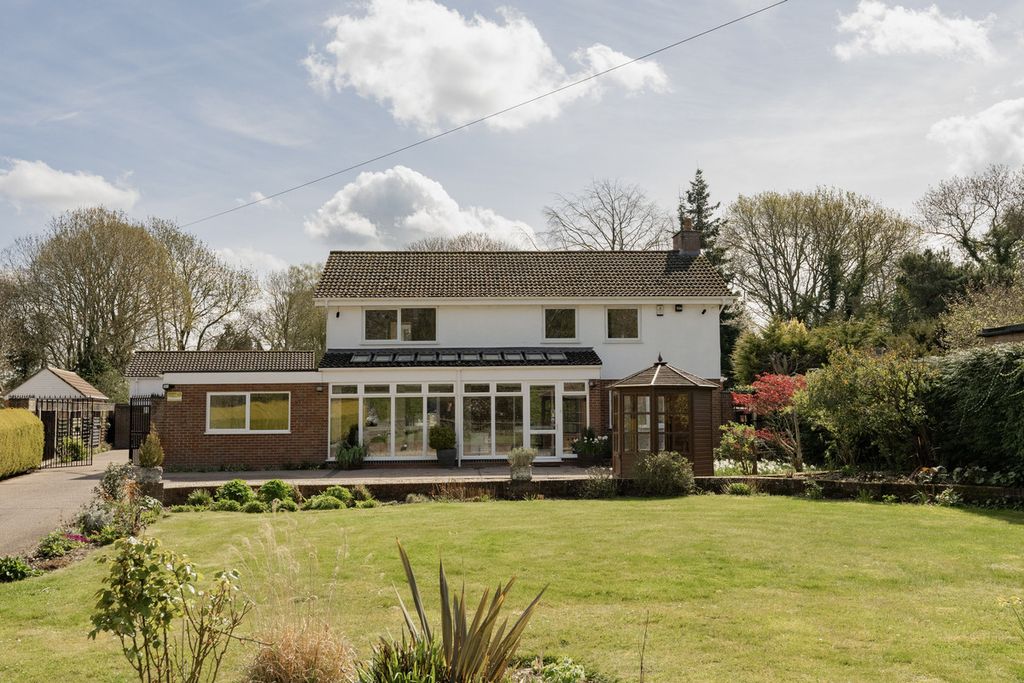 Property photo 2 of 32