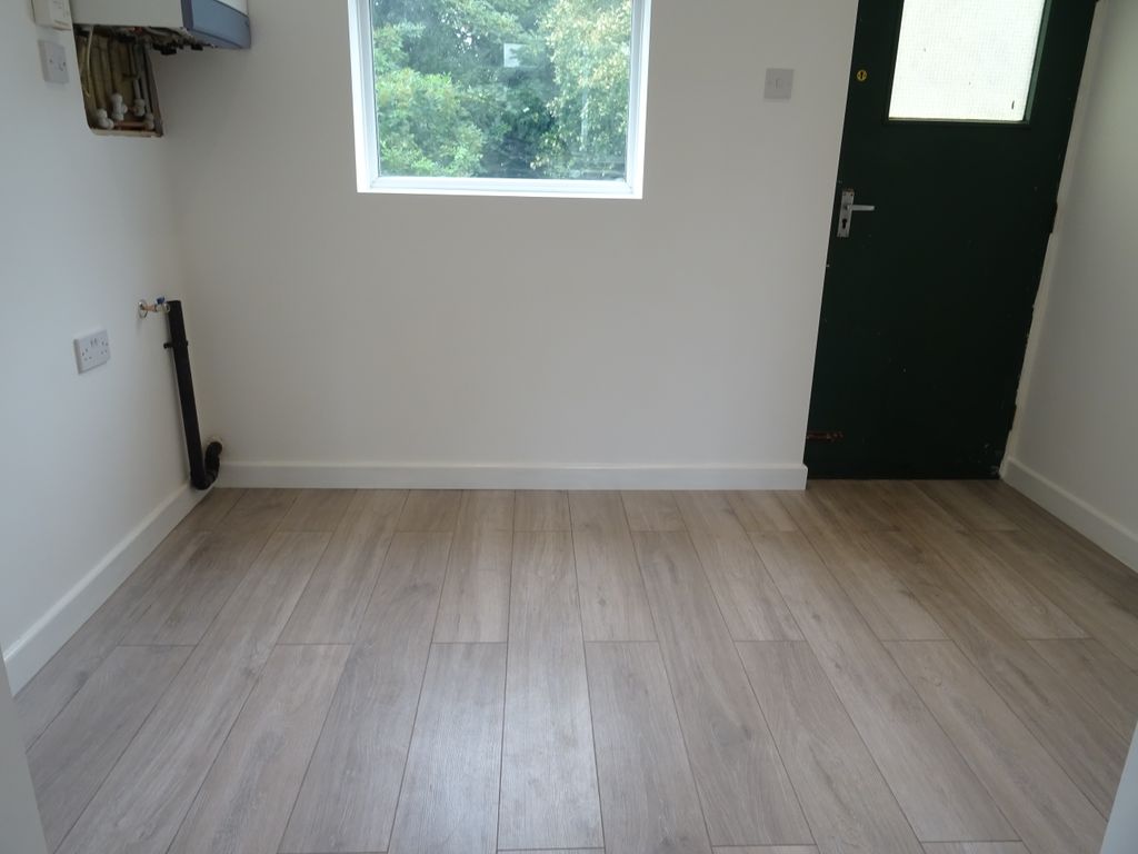 Property photo 3 of 7 Dining Area