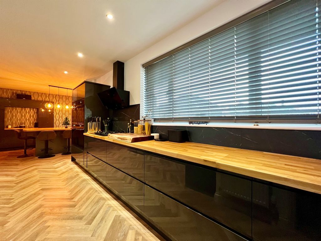 Property photo 3 of 31 Kitchen Diner