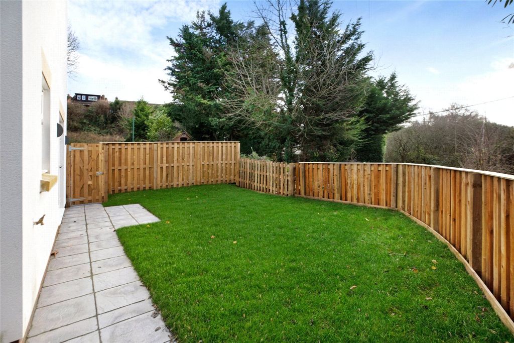 Property photo 3 of 9 Garden