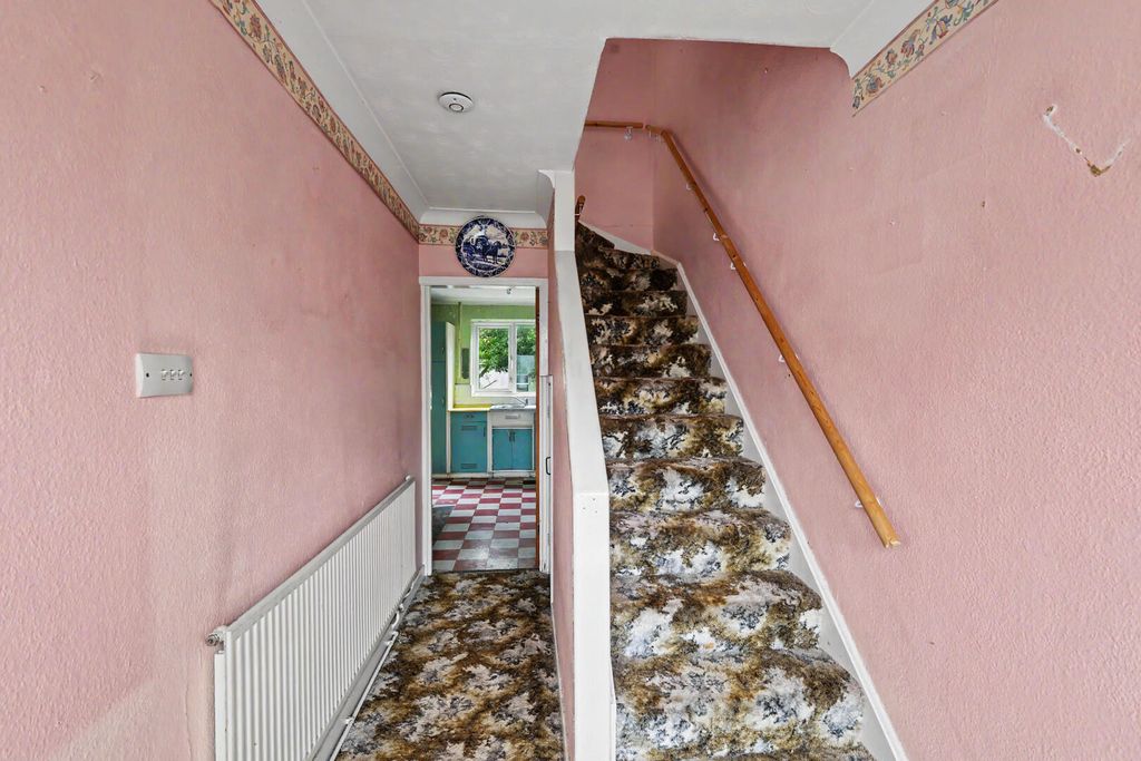 Property photo 2 of 22 Hallway