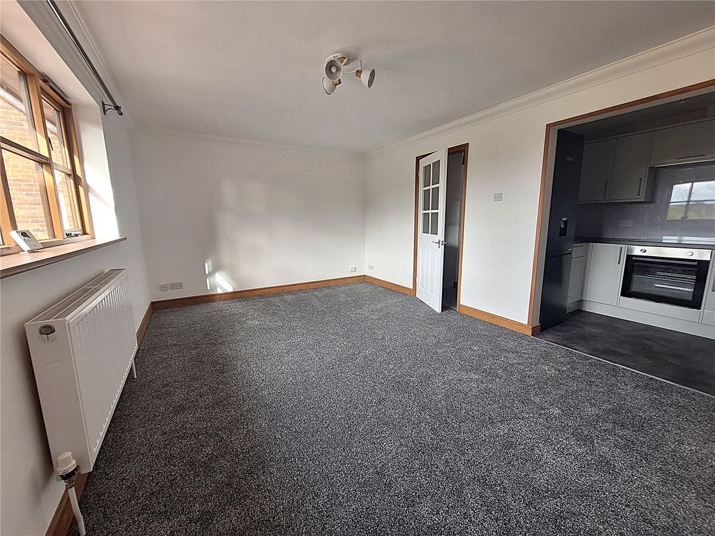 Property photo 2 of 12 Picture No. 17