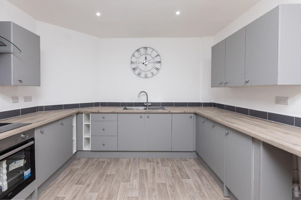 Property photo 3 of 23 Lav_7589-Edit.Jpg