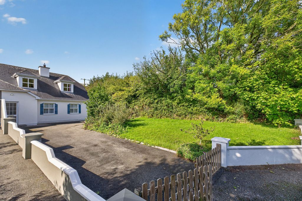 Property photo 3 of 19