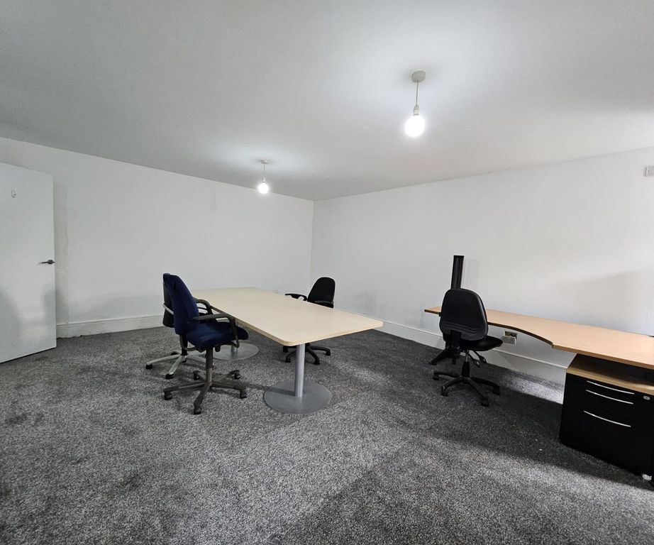 Property photo 1 of 3