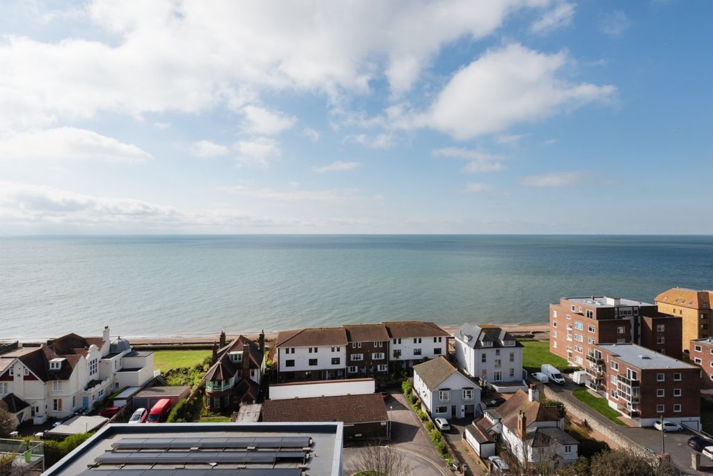 Property photo 2 of 24 Sea Views