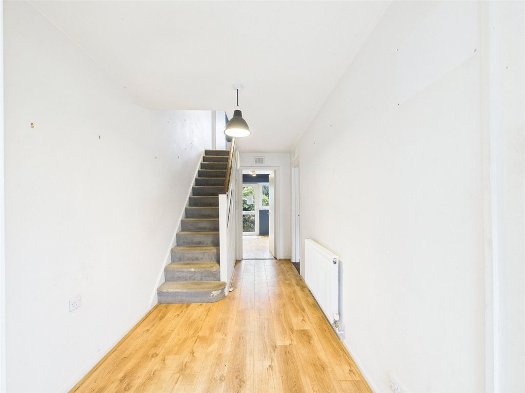 Property photo 3 of 18 Picture No. 01