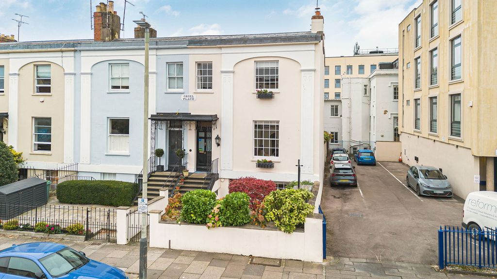 Property photo 1 of 27