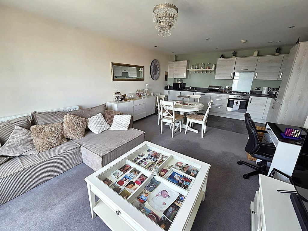 Property photo 2 of 13