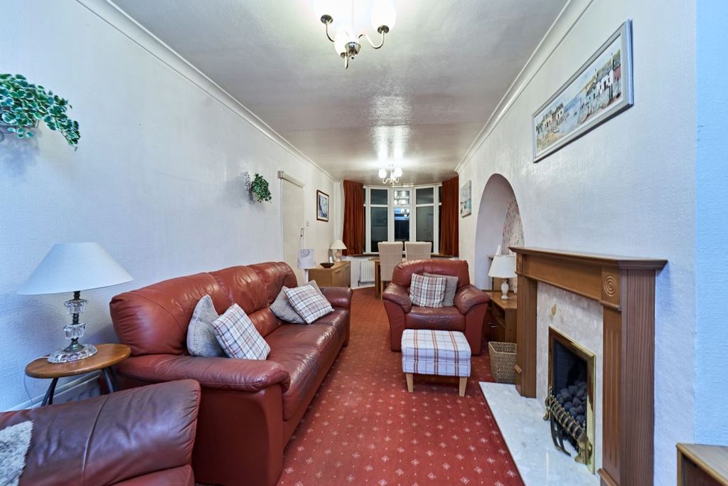 Property photo 3 of 23