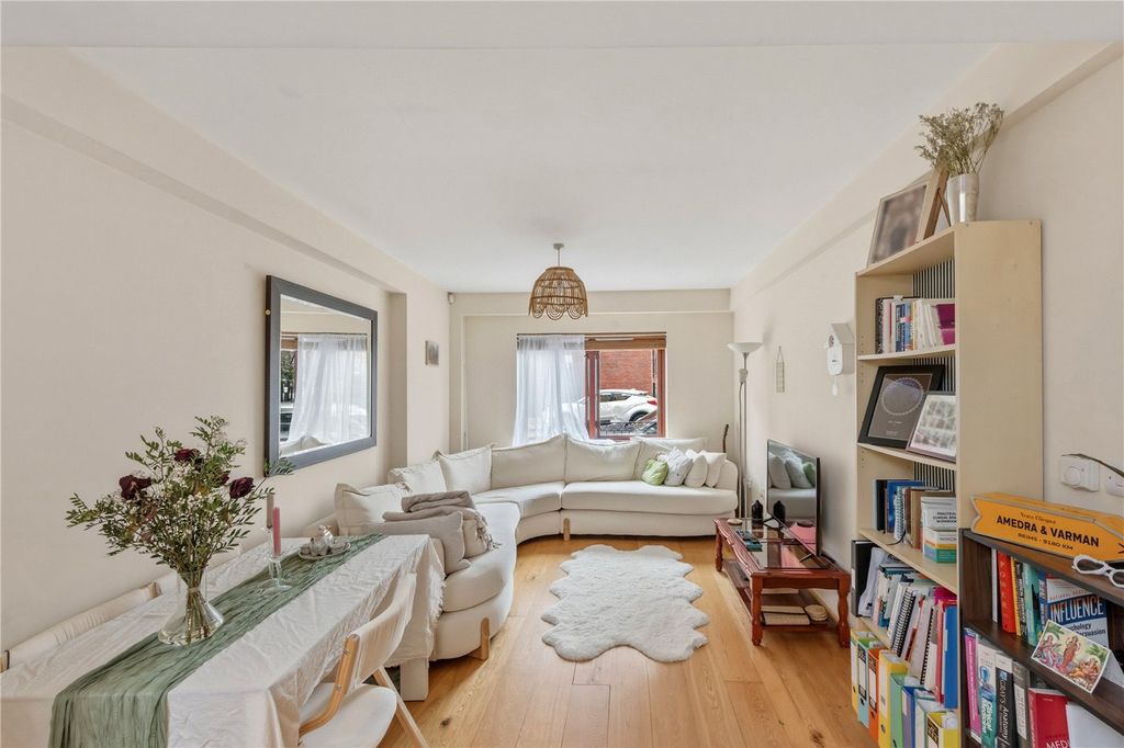 Property photo 1 of 16 Picture No. 14