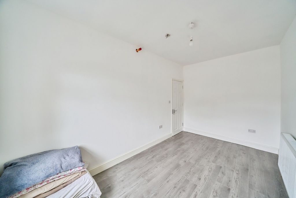Property photo 3 of 17 Photo