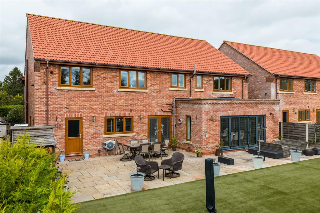 Property photo 1 of 41 Exterior And Gardens