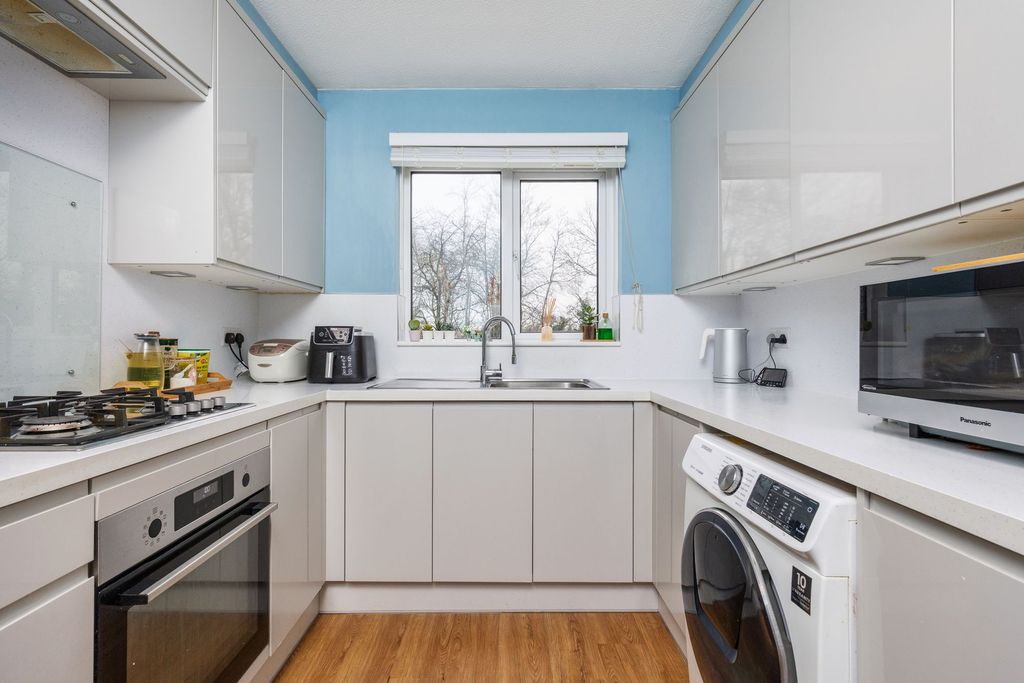 Property photo 2 of 9