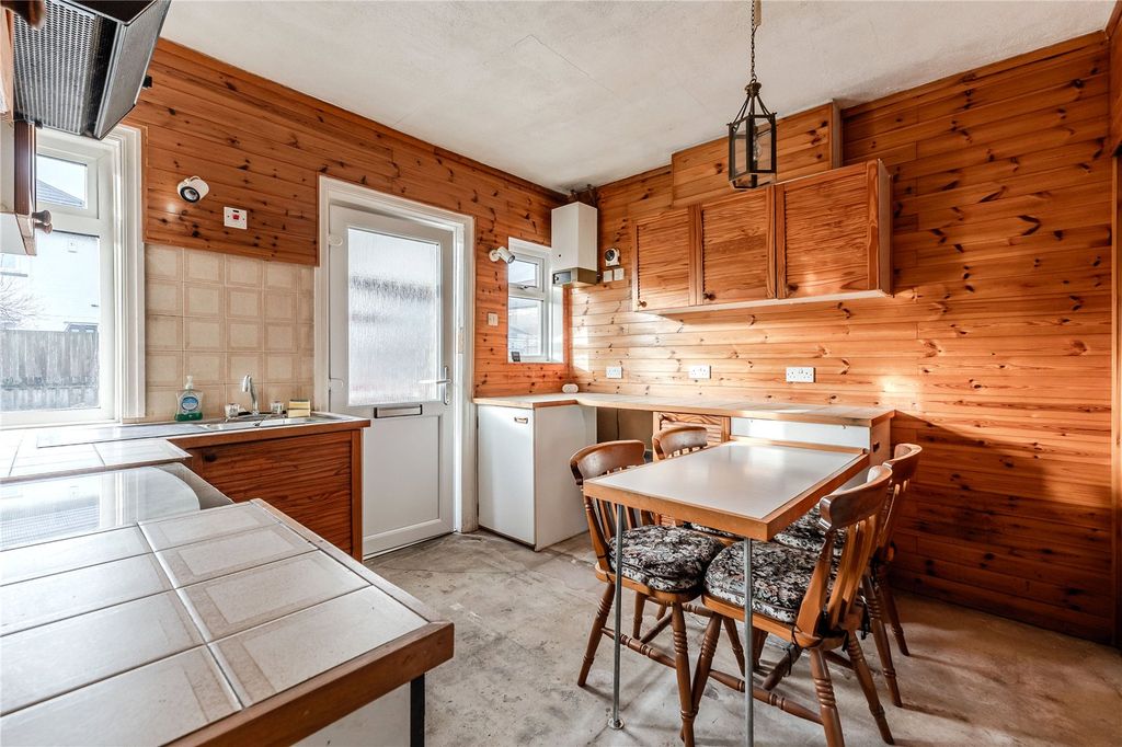 Property photo 3 of 13 Picture No. 10