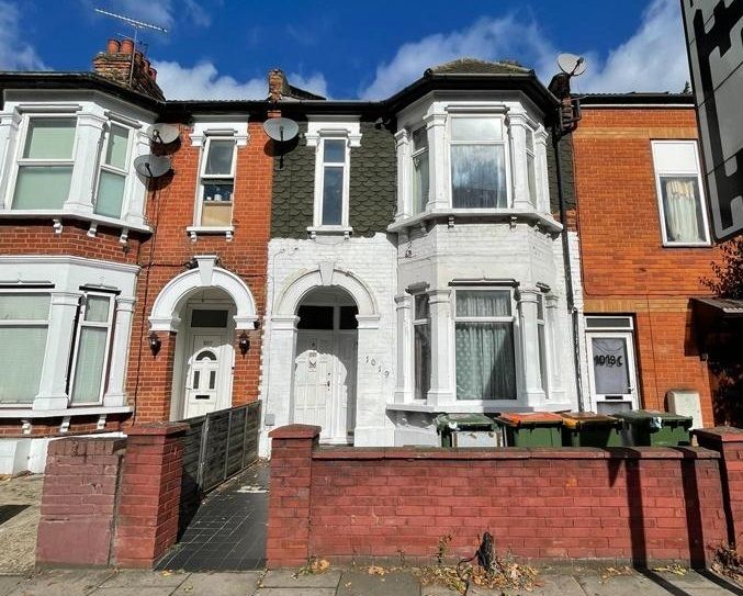 Property photo 1 of 5