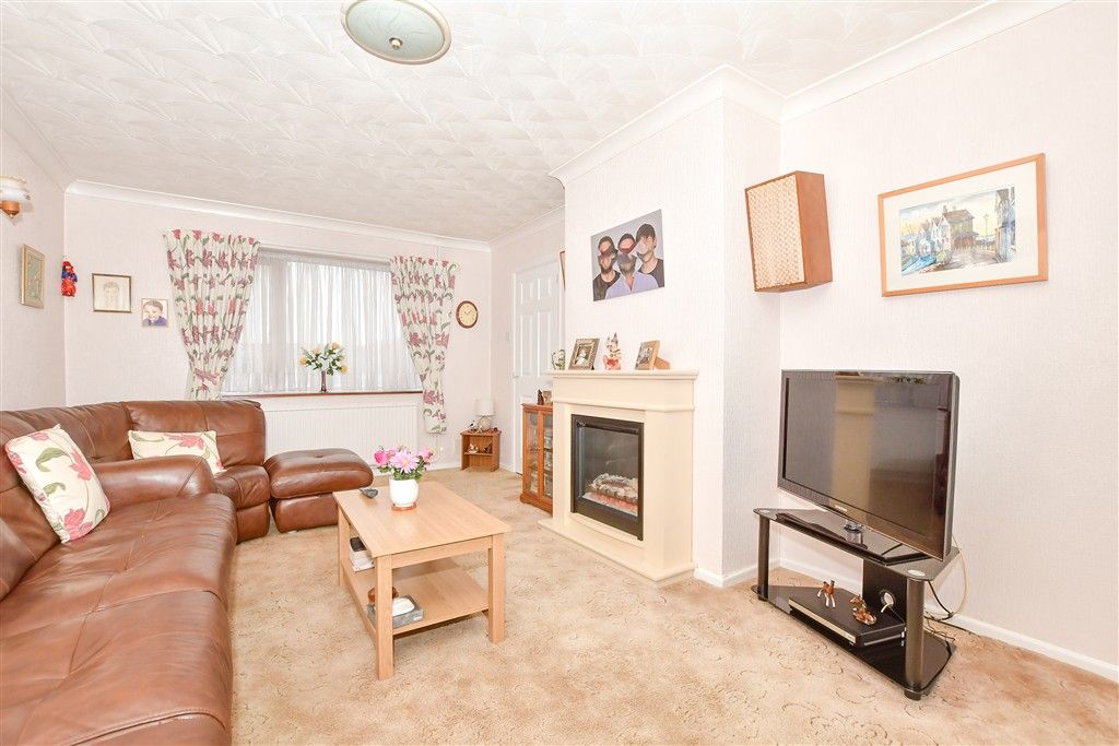 Property photo 2 of 10 Lounge