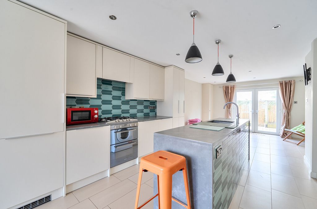 Property photo 2 of 16 1468557-21-6A1Eb6...