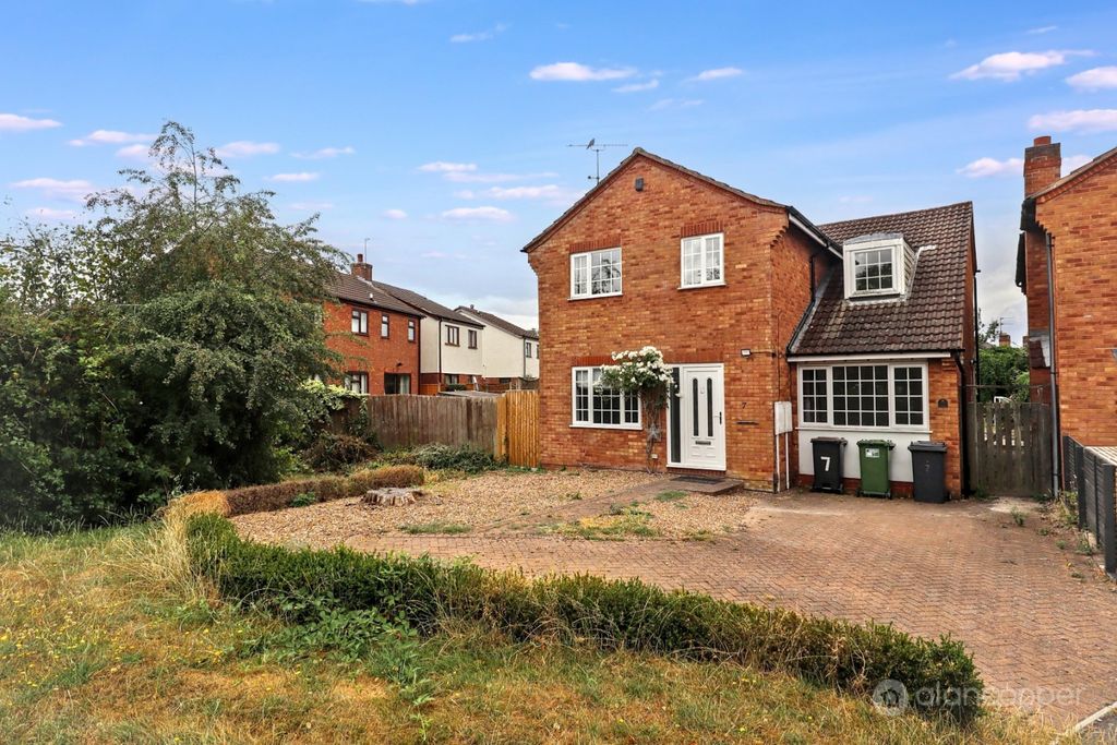 Property photo 1 of 39 4675980