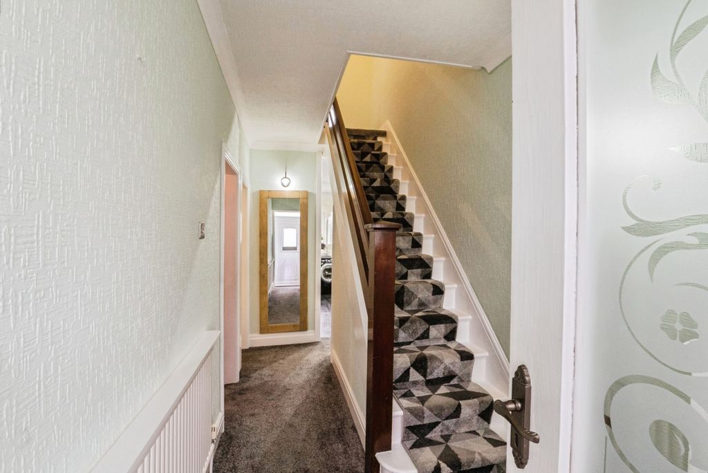 Property photo 2 of 20 Pbox-Img.Jpg