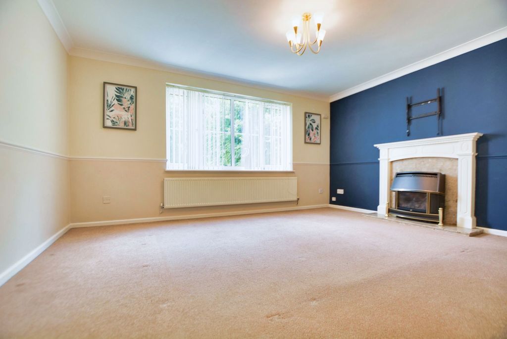 Property photo 2 of 21