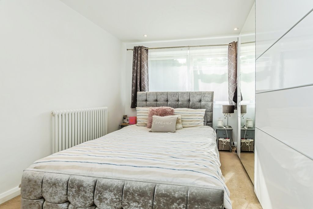 Property photo 3 of 21 Photo