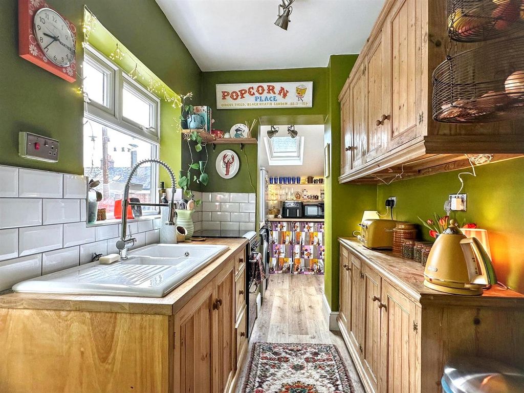 Property photo 3 of 22 Kitchen