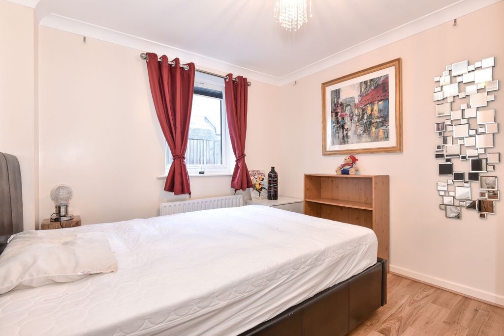 Property photo 3 of 5 242447 (4)