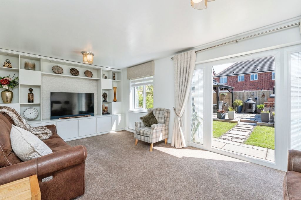 Property photo 3 of 31 Pbox-Img.Jpg