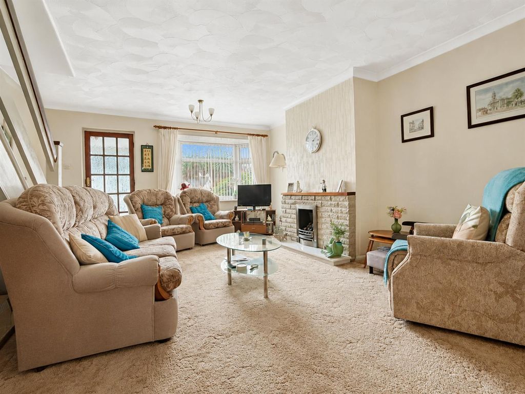 Property photo 2 of 16 80A4020D-99A9-4357-B02E-6B45E09E013B.Jpg